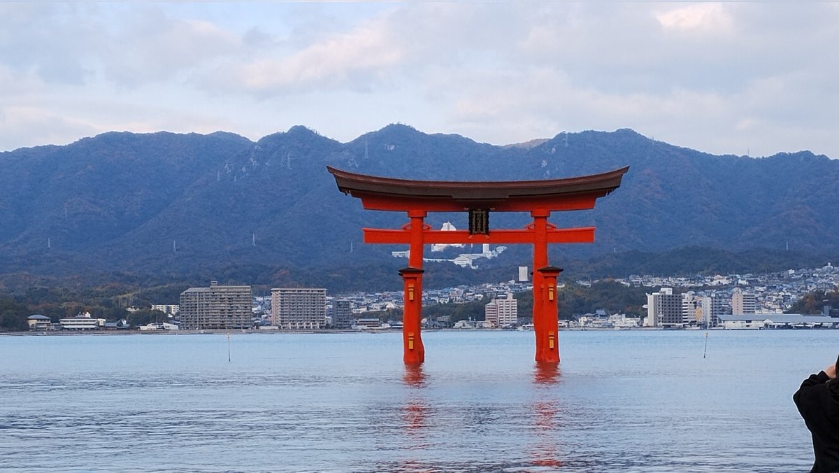 actadust's tweet photo. 厳島神社きた https://t.co/Dgny89CsyG