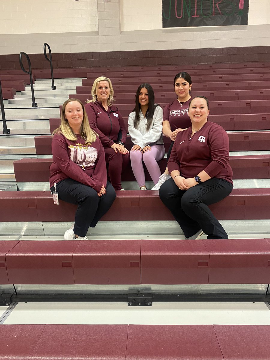 CincoRanch10s's tweet image. Really enjoyed our time tonight as  @CincoHoops jumped out quick and never looked back! Thanks for having us out to support! #OneProgram #CPOE