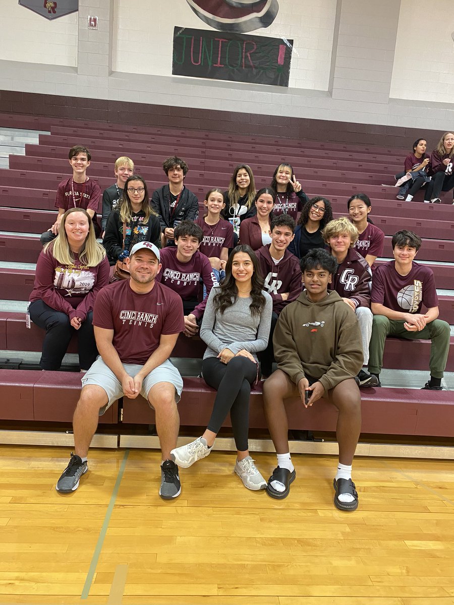 CincoRanch10s's tweet image. Really enjoyed our time tonight as  @CincoHoops jumped out quick and never looked back! Thanks for having us out to support! #OneProgram #CPOE