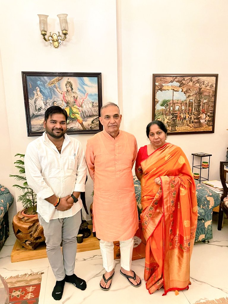 AmitDubeyIN's tweet photo. There are so many important things that I’ve learnt from you. 
Wishing a very happy birthday to the best sir !!

#HappyBirthdaySir 

@dr_satyapal Sir 🙏 https://t.co/PNgdxrIFSD