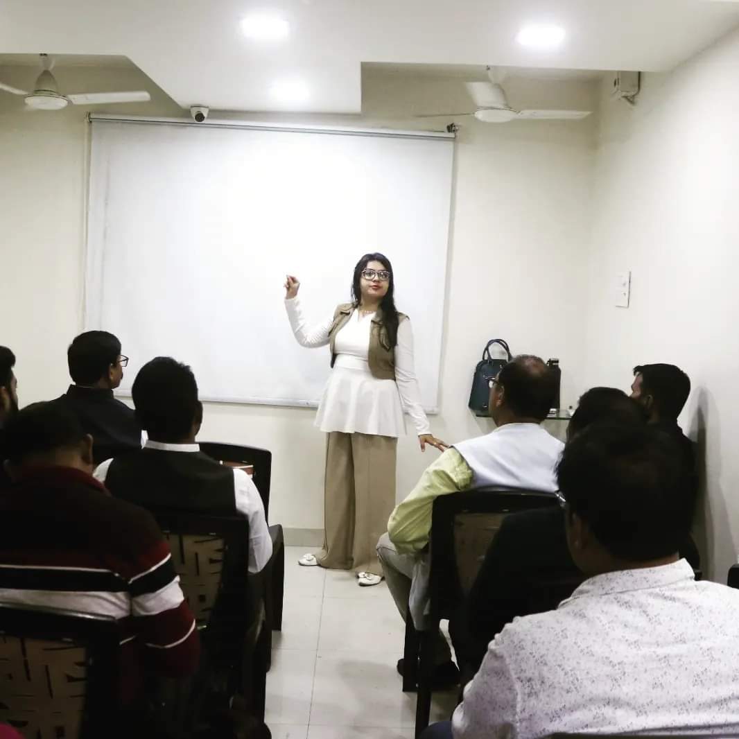 teaswini's tweet photo. 🚀 Excited to share my insights on Advance Digital Marketing session at Metro Group of Companies! Join me as we explore the strategies shaping the future of the industry. 🌐💡 #DigitalMarketing #GuestLecture #MetroGroup
@TecchTez
https://t.co/XeEstjPUAp https://t.co/wYLeuLTsvv