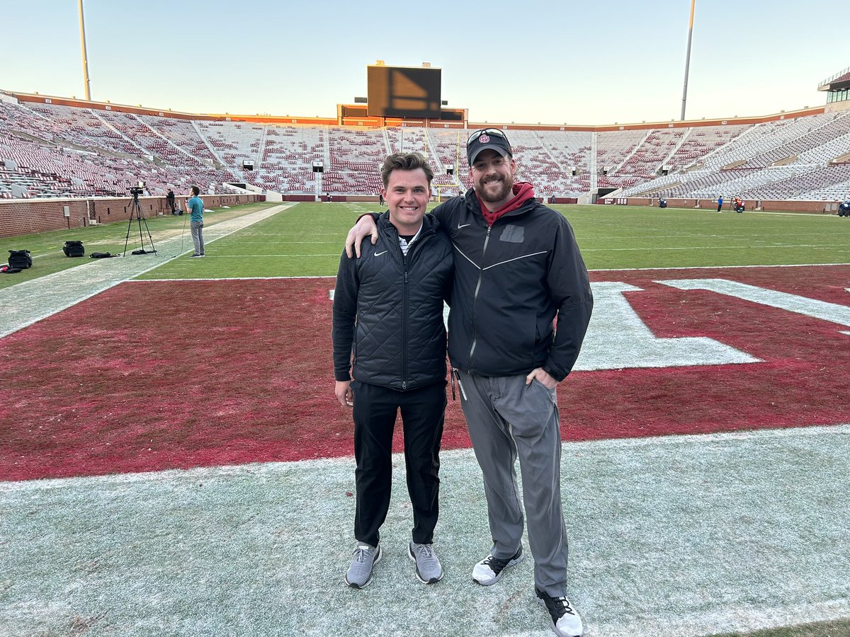 clarkmaclean's tweet photo. Big shoutout to #TeamIntern alum and current TCU event ops grad assistant @tylerloecke for helping out in Norman when we were down bodies at football on a holiday weekend! Always cool to see former students taking the next step and this guy has been killing it 🫡 https://t.co/kSe9OHznAV