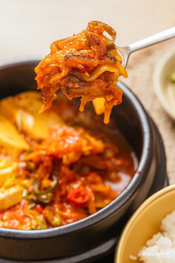 Dotheevolution3's tweet image. NẤU CANH KIMCHI HÀN QUỐC SIÊU ĐƠN GIẢN
/Bí kíp nấu canh sánh ngọt không cần nước hầm cá cơm/
Mùa hè oi bức, ăn các món canh nóng để giải nhiệt, tin được không?
Thật ra, đây chính là quan niệm “Dĩ Nhiệt Trị Nhiệt” của người Á Đông, khi trời oi bức hay cơ thể…