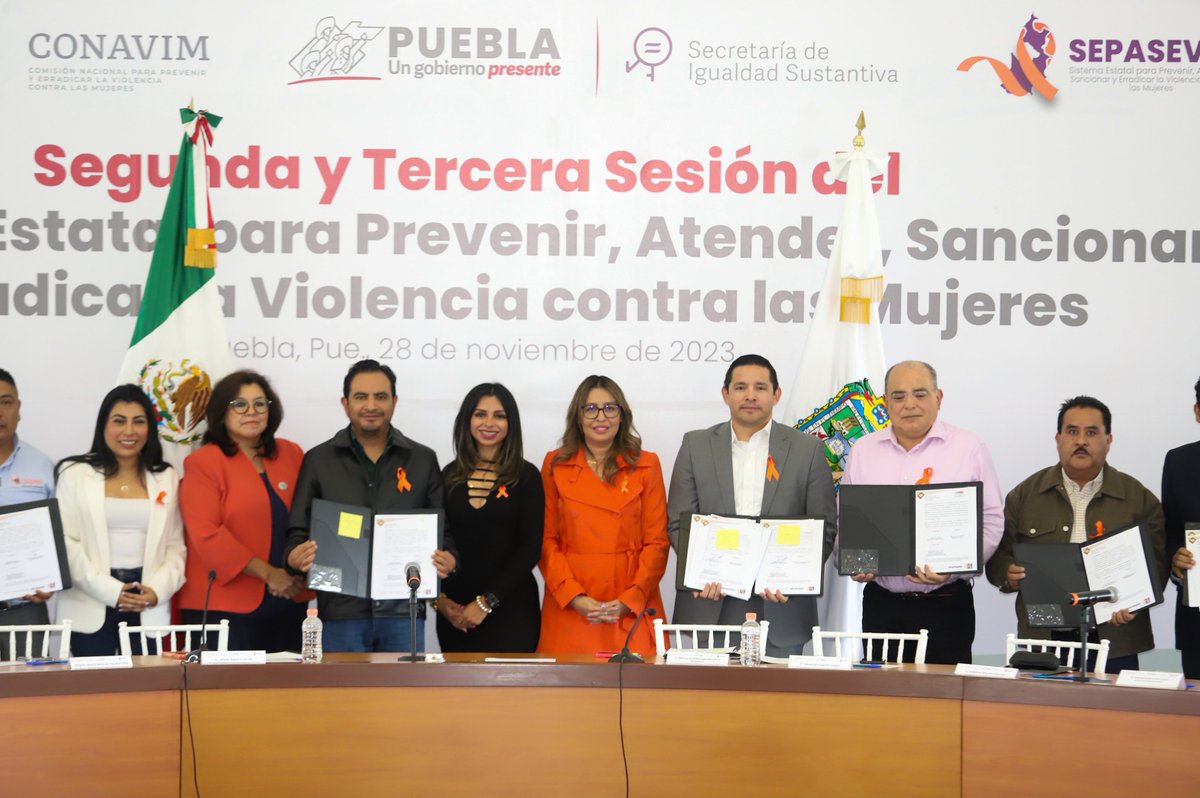 CGCADGobPue's tweet photo. 📢 La @IgualdadGobPue informa:
El gobernador @SergioSalomonC presidió la Segunda y Tercera Sesión del Sistema Estatal para Prevenir, Atender, Sancionar y Erradicar la Violencia contra las Mujeres (#SEPASEVM), en las que llamó a trabajar en unidad y hacer un frente común para que en la entidad cualquier acto de violencia sea erradicado.
📰📸 https://t.co/A0yR5Do45I