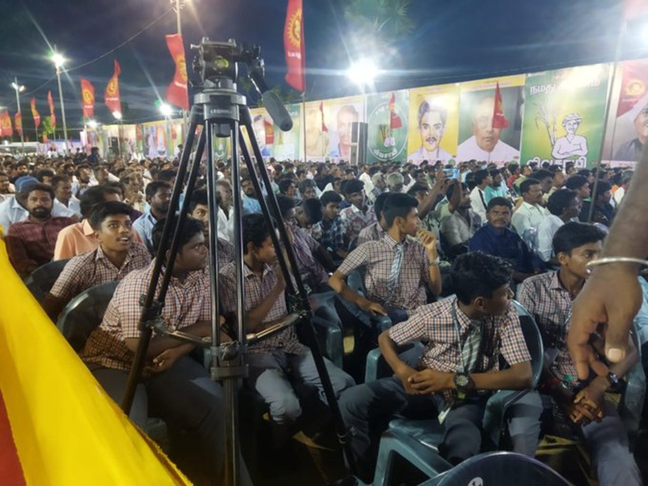 Prabalan_1's tweet photo. 1/n: ஈழத்தில் தமிழீழ தேசியவிடுதலைப் போராட்டம் மௌனிக்கப்பட்டபோது தமிழீழ தேசியத் தலைவரையும் கொடியையும் தமிழகத்தின் மூலை முடுக்கெங்கும் பல்வேறு தடைகளை மீறி கொண்டு சேர்த்தது நாதக மட்டுமே

நன்றி @chenpaaa https://t.co/Mq0MNbsP0R