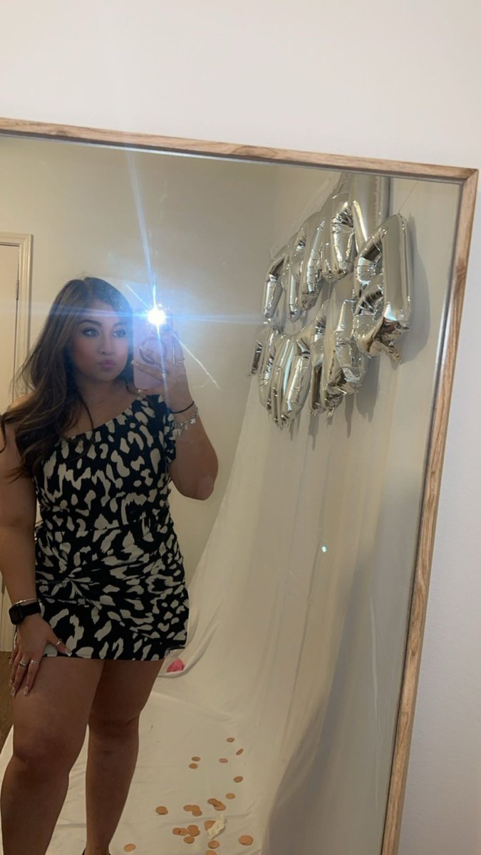 BellaMarieee15's tweet photo. One year Older, Wiser, &amp; Prettier 🥳🥂 https://t.co/NA40QpCqIJ
