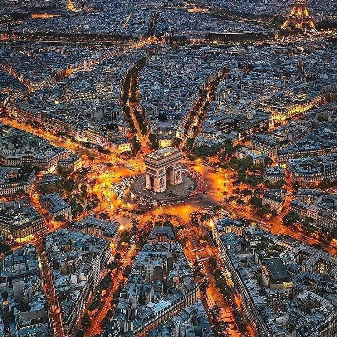 When you come to this world, you must make an effort to see more scenery.