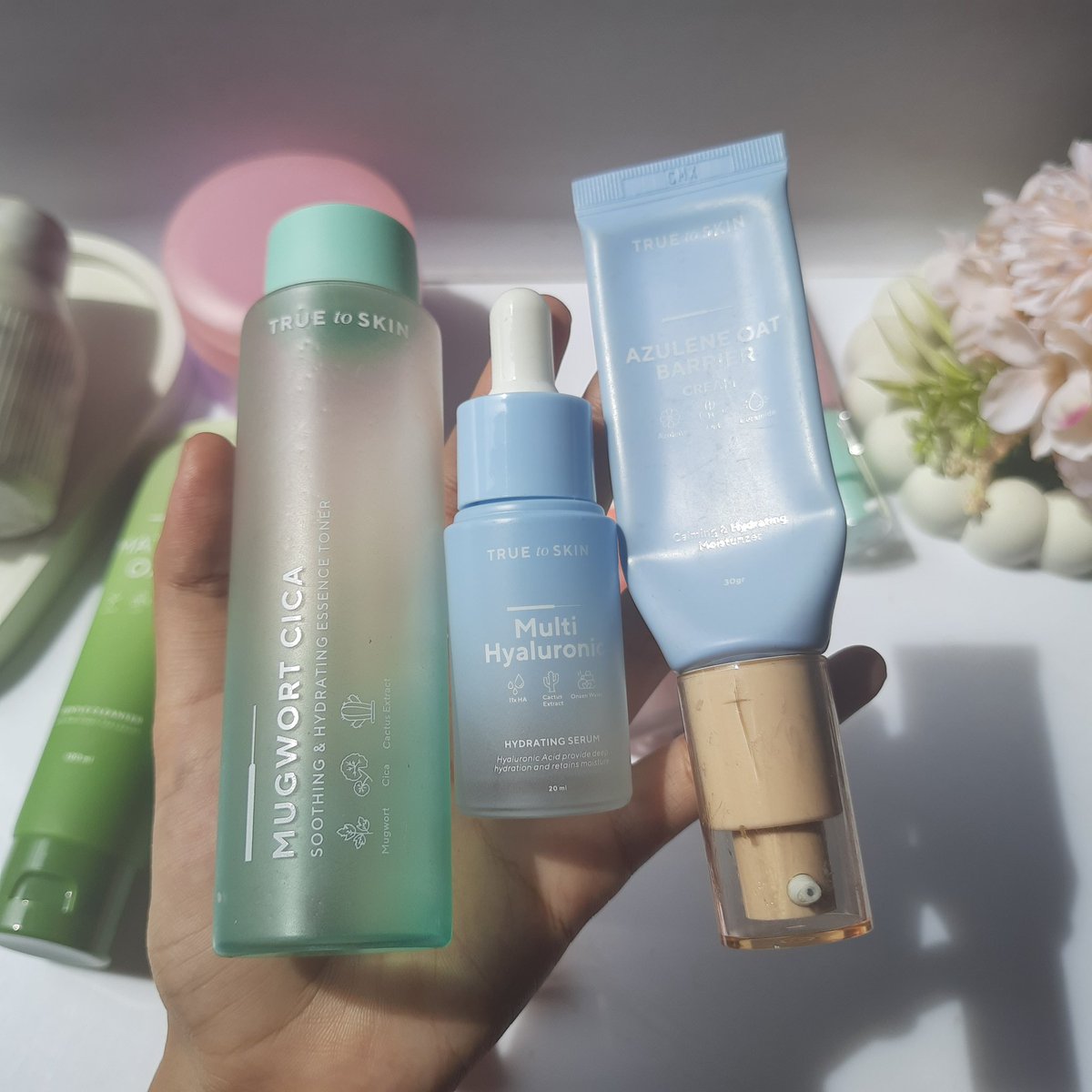 ndyfdh's tweet photo. Kalo kulit kamu kering dan butuh skincare yg bikin lembab, kamu bisa cobain ini 💙
✨️3 rangkaian skincare ini auto bikin kulit jd lebih terhidrasi & lembab, glowing😍
🛒 https://t.co/7BAXIzHjHM
#truetoskin #loveyourtrueskin #racuninskincare https://t.co/vAHtvxS5Fs