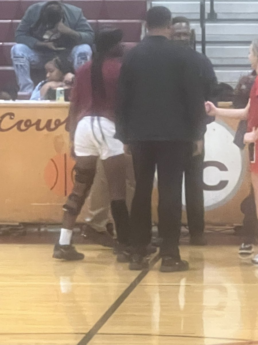 janiiyyah_'s tweet photo. guyssss i did it🥹🥹 i wanna say thanks to my coaches, my family &amp; my teammates for pushing me to be the best i can. without them i wouldn’t have made it to this point! i love you guys forever🫶🏽🩷 #CG4L #1000pointclub #seniorszn https://t.co/UMMQ9cANaP