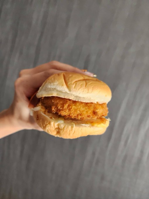 お粥かお茶漬けの気分だったけど どうしても当日グラコロしたかった🥺 愛だね🥺❤️ https://t.co/52qW5YeDIo