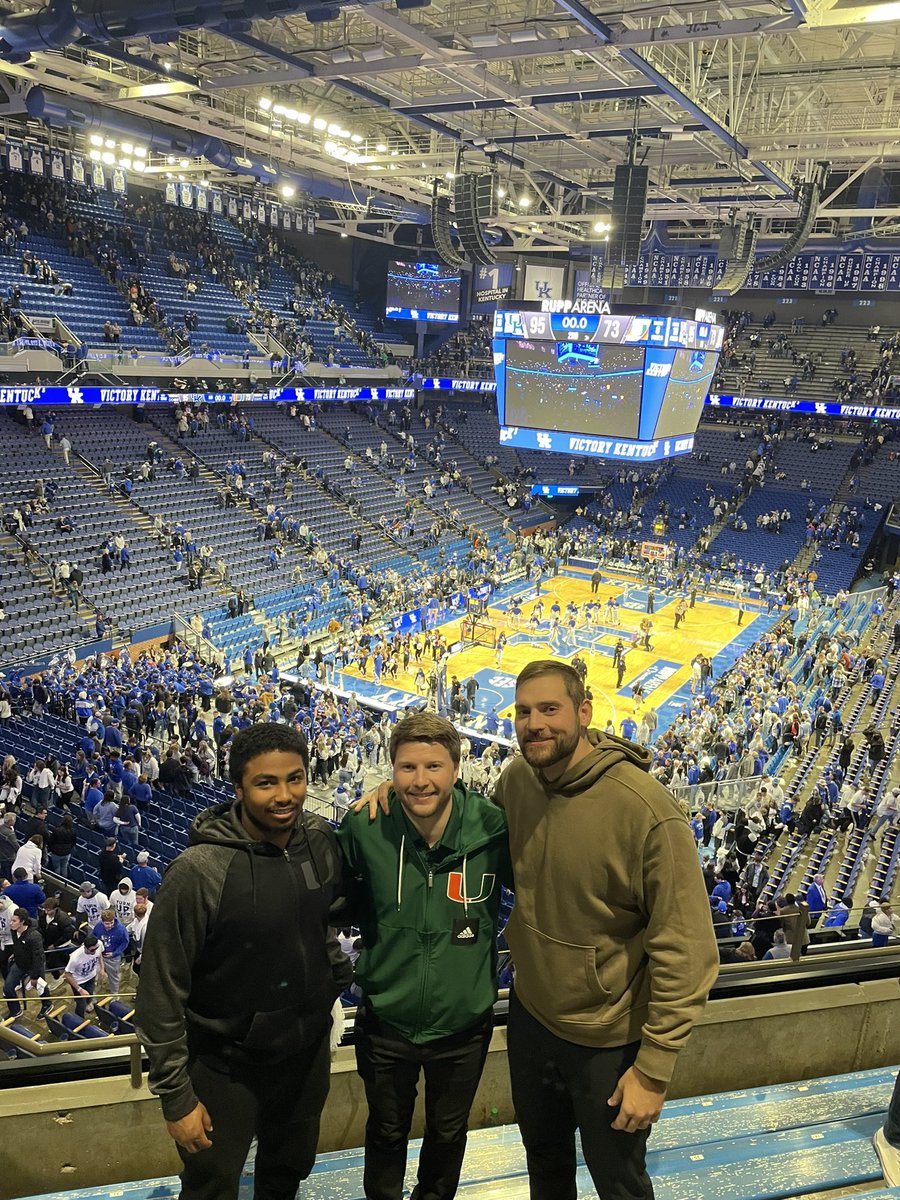 Great Holy Cross College MBB reunion with <a href="/natemil10/">Nate Miller</a>, <a href="/bryce_crosen/">Bryce Crosen</a> &amp; <a href="/calebpack10/">Caleb Pack</a> at the Miami-Kentucky game tonight. 

<a href="/HolyCrossND/">Holy Cross College</a> 
<a href="/HOCROSAINTS/">Holy Cross Athletics</a> 
@HolyCrossHoops