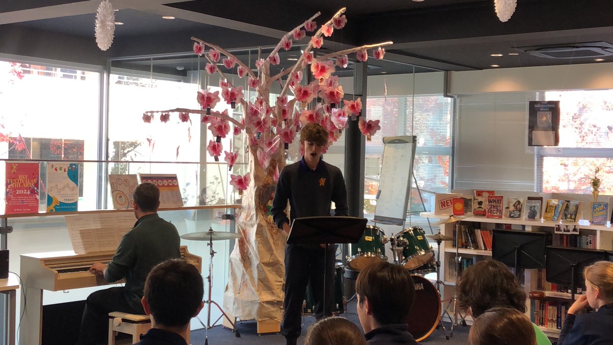 BST_SecLibrary's tweet photo. Library Lunchtime Recital saw stunning solos from Thom (Yr 11) &amp; Oskar (Yr7), a student band performance by Enzo (Yr 12), Thom &amp; Neve (Yr9) &amp; a fabulously festive range of songs by the BST Brass Band!  Enjoyed by over 70 students &amp; staff 🤩 @BST_Tokyo @BST_Secondary @BST_Music https://t.co/4ooL3N9Lid
