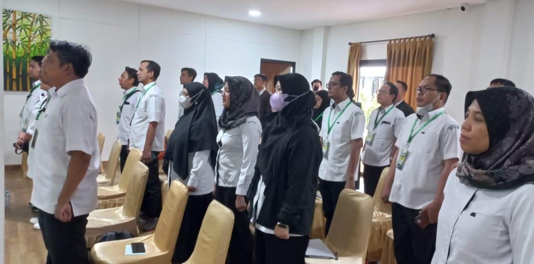 bppsdm_kp's tweet photo. #SobatBahari, Sekretaris #BRSDM @AlekRudi beri sambutan & buka kegiatan Sipiritual Mental Building Lingkup Sekretariat #BPPSDMKP, yg diselenggarakan pada 29-30 Nov 2023, dalam rangka peningkatan kapasitas SDM aparatur, di Bogor, (29/11)
#KKPThrive #SDMKP @kkpgoid @in_radiarta https://t.co/7XL9NaoVvs