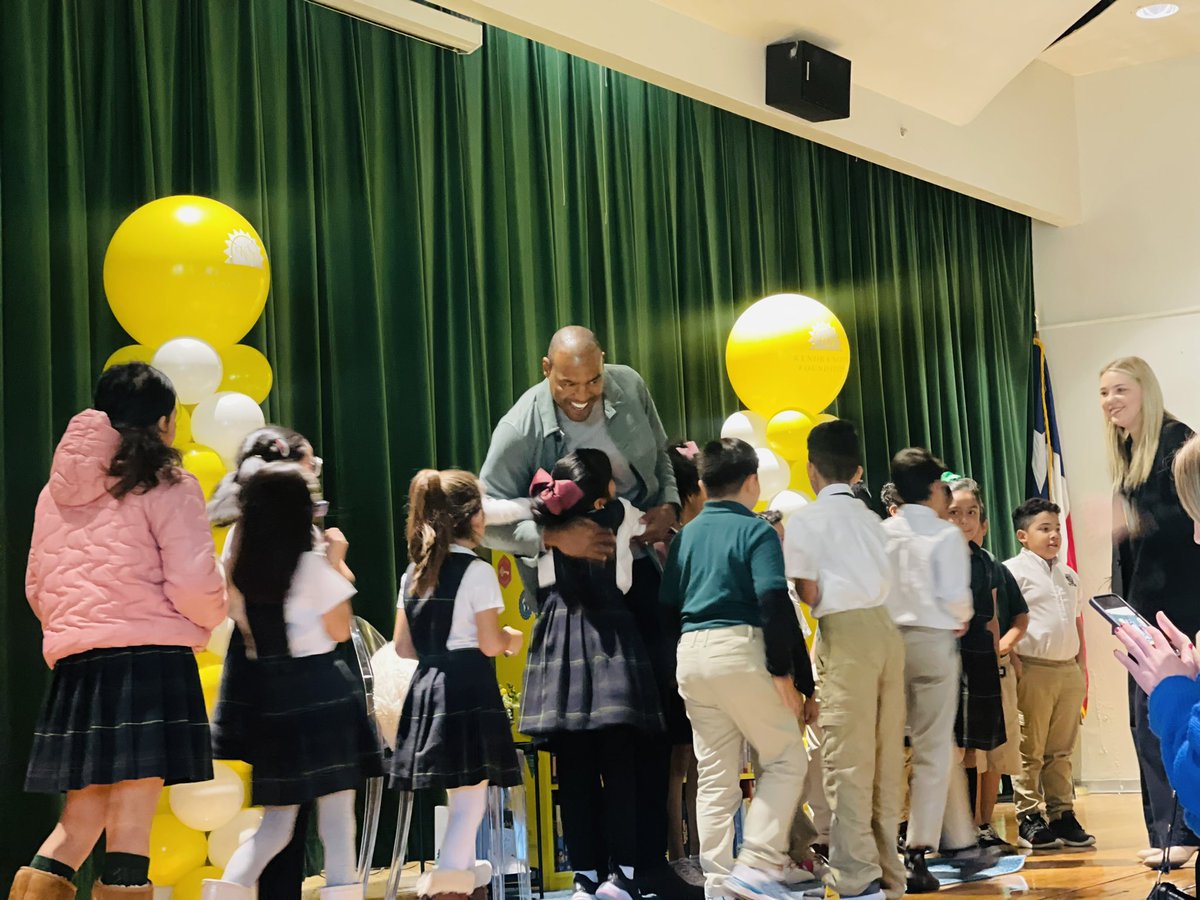 Dr. Elena S. Hill tweet media