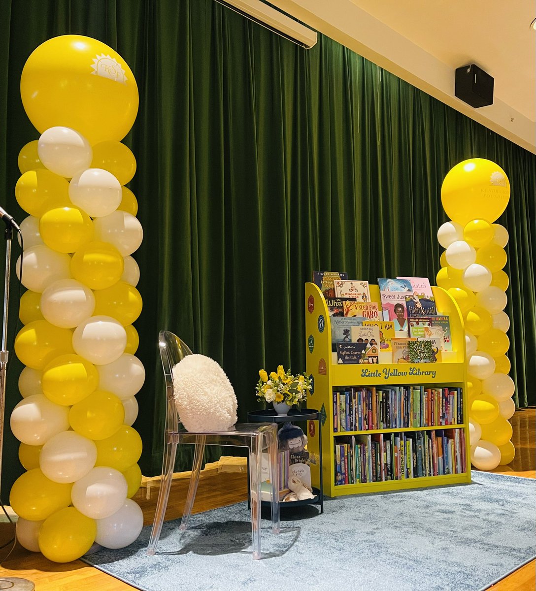 Dr. Elena S. Hill (@drelenashill) on Twitter photo Thank you <a href="/KendraScott/">kendrascott</a> Foundation and <a href="/texasyesproject/">texasyesproject</a> for supporting our schools! The first “Little Yellow Library” in Texas was donated along with a check for the school librarian to order books at Gooch! 
And special shoutout to former Dallas Cowboy <a href="/darrenwoodson28/">Darren Woodson</a> for Thank you <a href="/KendraScott/">kendrascott</a> Foundation and <a href="/texasyesproject/">texasyesproject</a> for supporting our schools! The first “Little Yellow Library” in Texas was donated along with a check for the school librarian to order books at Gooch! 
And special shoutout to former Dallas Cowboy <a href="/darrenwoodson28/">Darren Woodson</a> for