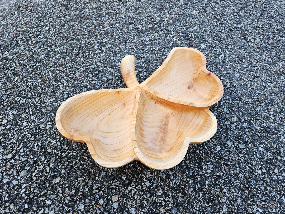 Manpatools's tweet image. Making a ginkgo leaf-shaped plate using a Manpatools.
#manpatools #woodcarvingtools