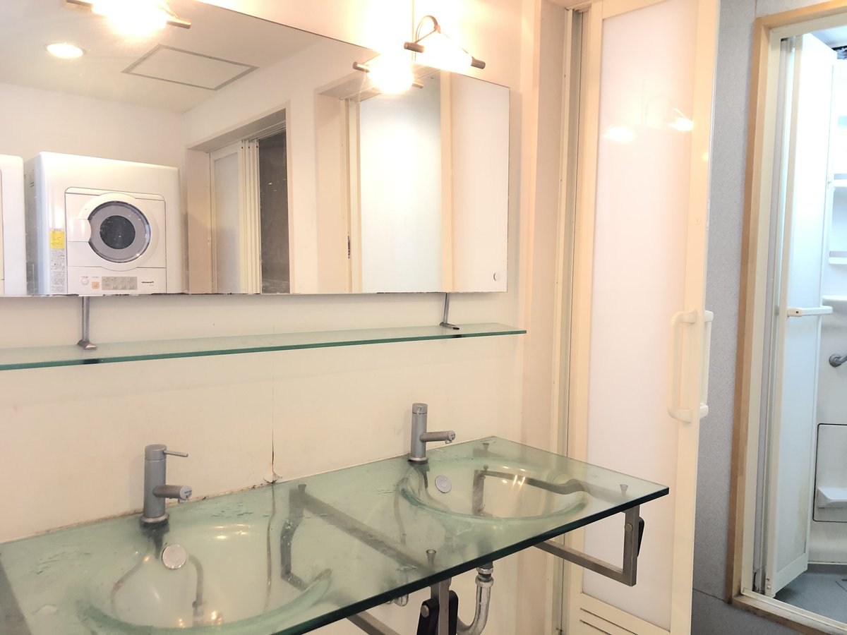 Create_GH's tweet image. #大宮駅 より徒歩5分のところにある男女共同シェアハウスをご紹介！

JR埼京線や京浜東北線、東京上野ラインなどが通っているほか、新幹線も利用できるので交通アクセスがとても良い！

お部屋は「#ロフト」となっているため、お部屋がスッキリと片付けられるのも嬉しいね

是非一度ご見学下さい🤗