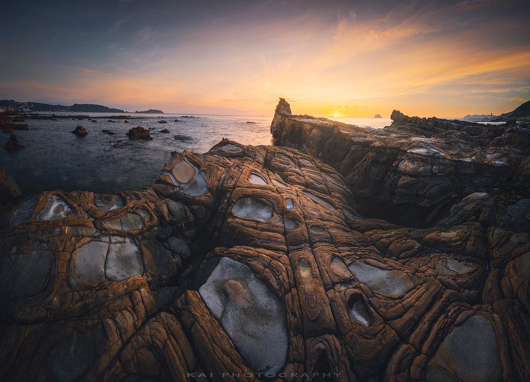 You come to me in a dusty way, which is better than all distant tenderness