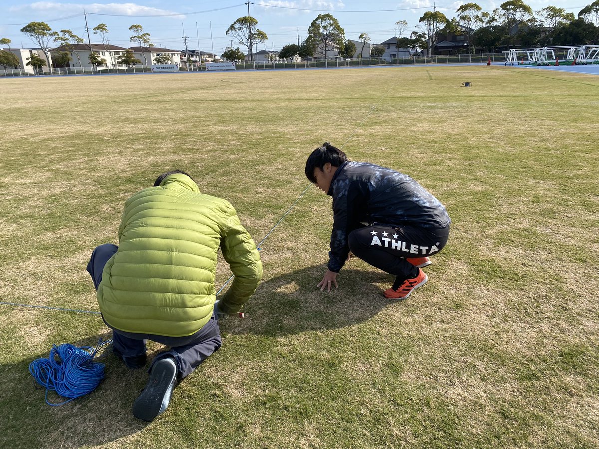AsadaTakanori's tweet photo. サッカー大会に向けてグランド設営💪
ラインが引いてある事が当たり前で
なく様々な方の力添えがある事に感謝。
@Keitach0730 
@SuzukaPG https://t.co/qiOS6DYa74