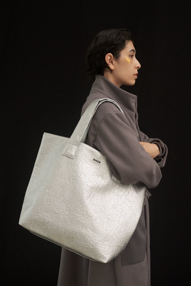 ZUCCa_OFFICIAL's tweet photo. ホリデーシーズンに向けて、この冬ZUCCaが提案するのは"タイムレス"、"ジェンダーレス"に身につけられるアイテム。ギフトにぴったりな冬小物を、ぜひチェックしてみてください。MORE>>https://t.co/wBBW9EaPpB https://t.co/OT82o2lQID