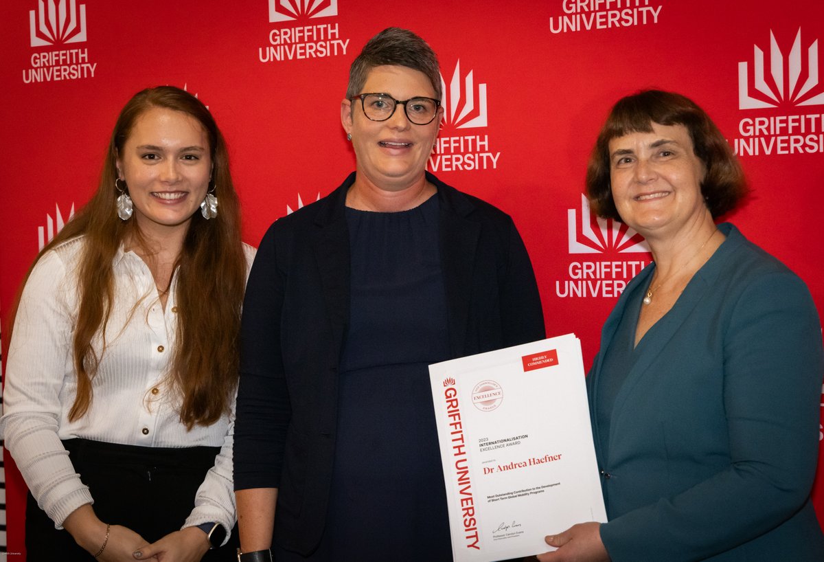 🙌Congratulations to Griffith Asia Institute team, @AndreaHaefner and Shania Forrester-Bidgood for receiving a VC internationalisation award for their great work with the Asia Business Internship program. Well done! 👏👏👏 @GriffithBiz @DFAT #NCP