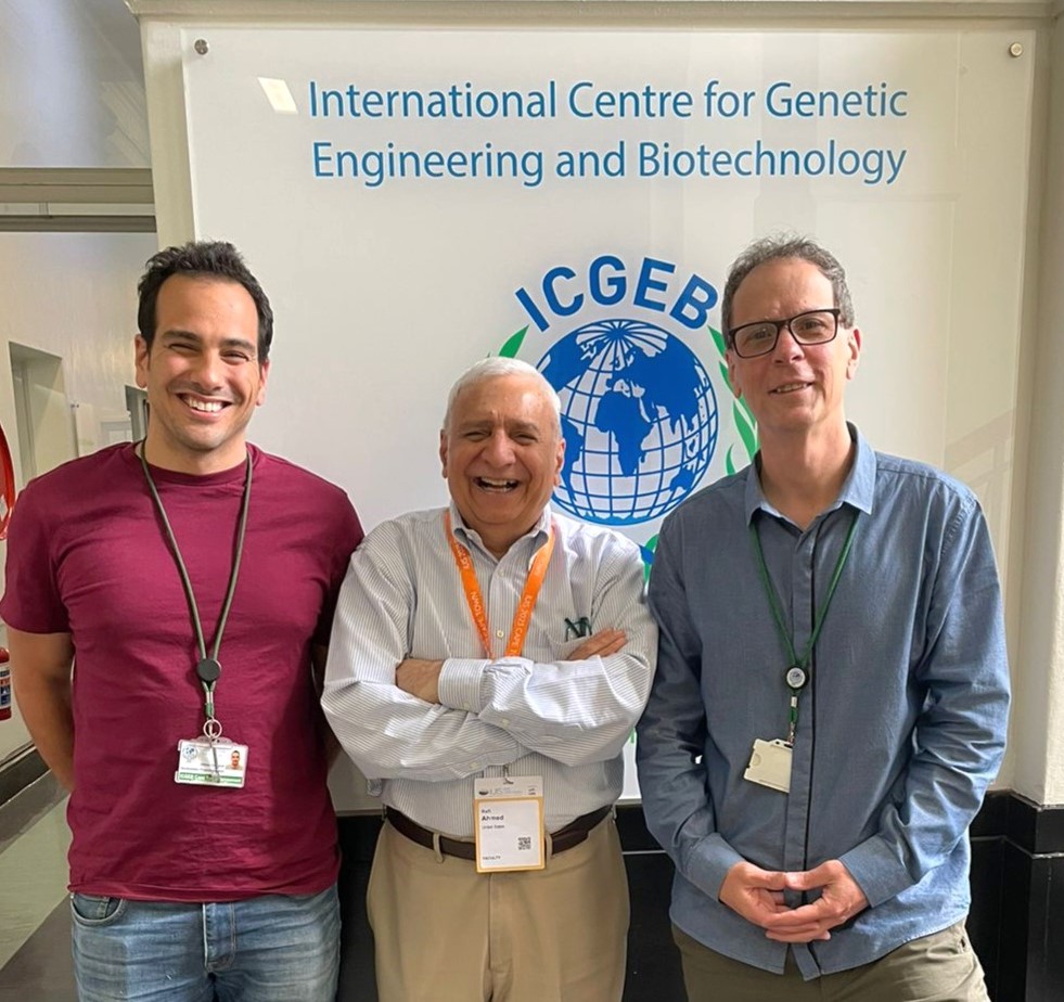 An honour and pleasure to host Dr. Rafi Ahmed, Director <a href="/EmoryVaccineCtr/">Emory Vaccine Center</a> . Thank you for visiting <a href="/ICGEB/">ICGEB Official</a> 

📷Dr Stefano Cacciatore, Dr Rafi Ahmed &amp; Dr Luiz Zerbini.