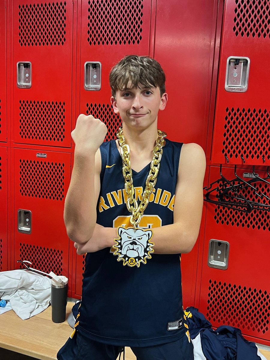 Tonight's Junkyard Dawg is Peyton Amdor. His 9 points and 3 rebounds off the bench were huge in propelling the Bulldogs to victory!