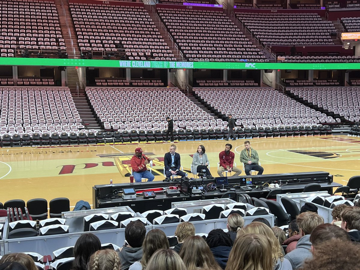UshsDeca's tweet photo. Great time today with the Cleveland Cavaliers! 
Great speaker panel✅
Great marketing activity✅
Great Game✅

One of our groups won the chance to be a part of the cheer tunnel on the court before the game! https://t.co/JKwn91Sq3v