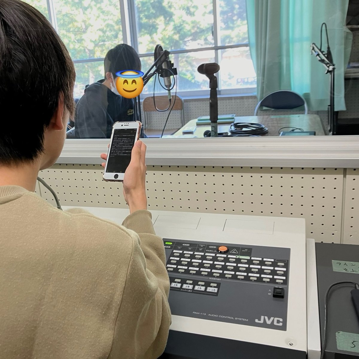 broadcast_tkhs's tweet photo. ということで放送部 
🌟校内放送×朗読 期間
 始まります

11/29(今日)から12/1(金)までと
テスト明けの12/11(月)から12/13(水)
までの6日間、計6人の朗読発表です
お楽しみに！ https://t.co/okO1QKlGcx