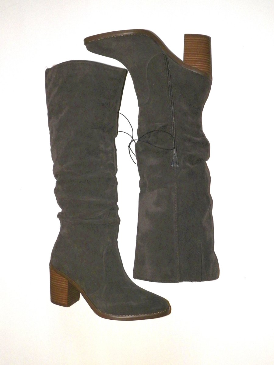 Check out Universal Thread Gray Suede Slouch Boots Size 7 1/2 ebay.com/itm/1261863460… #eBay via <a href="/eBay/">eBay</a> #ferdsplace #the_treasure_ace #doubleretail #amandaleejewelry #reneelily