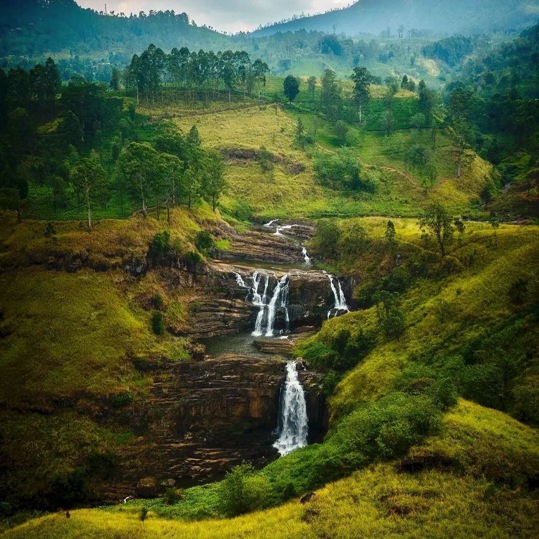There is no better scenery than in memory, so the best thing is not to revisit the same place.