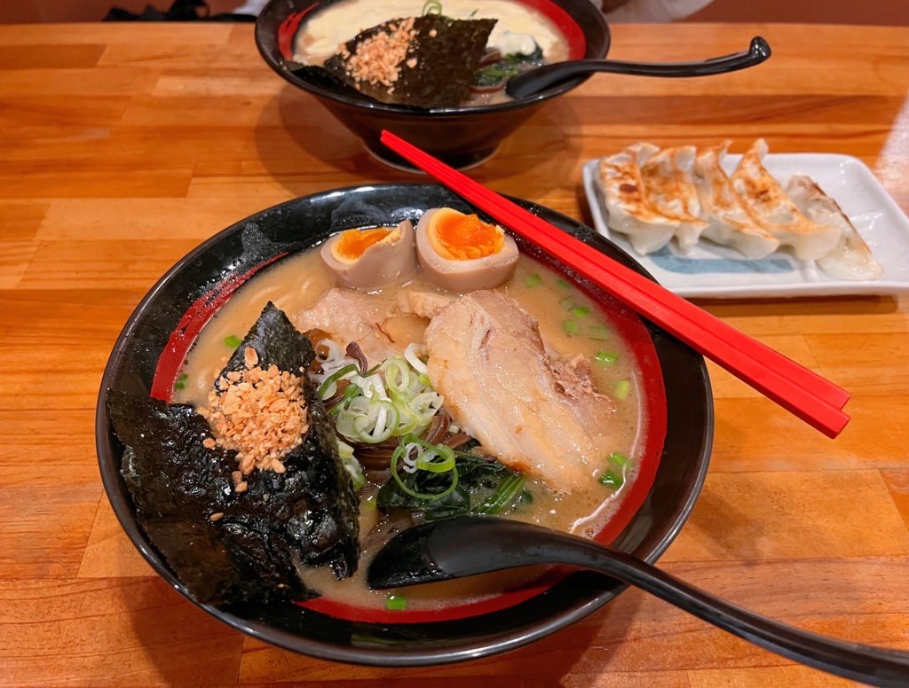 mjsan_chiba's tweet photo. 千葉店です✨
この間深夜にラーメンを食べてしまいました😨
罪悪感で美味しさ倍増ですね😂
 次の日少し顔が浮腫んでたのでほどほどにしようと思いま��た😹
本日もご来店お待ちしております✨ https://t.co/DXKOuAtaau