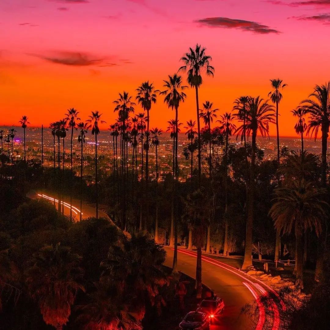 The waves are a wonderful sight on the sea, but she is more like a dancer. She can make people put aside their worries and enjoy it to their heart's content.