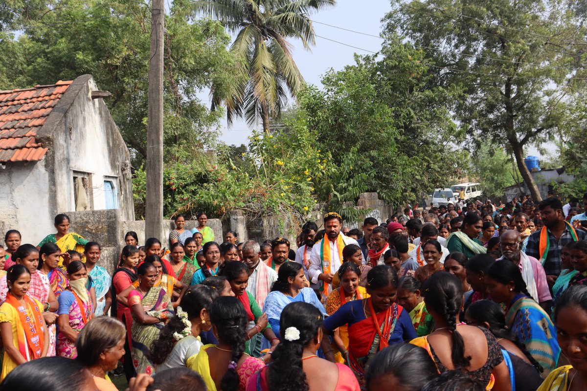 sunilreddybjp's tweet photo. నిన్న ఎన్నికల ప్రచారం చివరి రోజున రామగిరి మండలం రాజాపూర్ గ్రామంలో మరియు మంథని పట్టణంలో ఎన్నికల ప్రచారం నిర్వహించడం జరిగింది. https://t.co/yQj7UZ1dQy