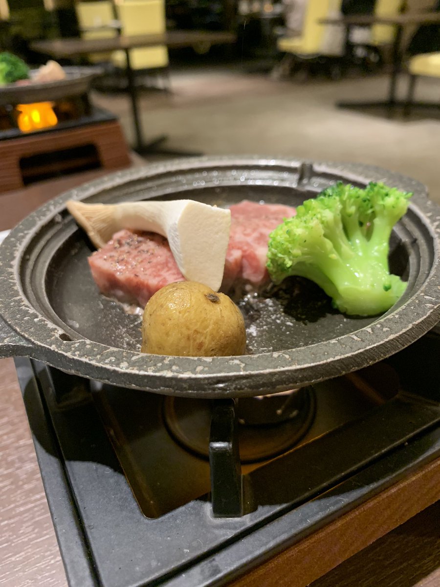 EncgH's tweet photo. 先月行った鴨川！
いっぱい美味しいもの食べて
ゆっくり出来ました！
また、来年も行けたらいいなぁ〜😊

#鴨川　#レジーナリゾート鴨川 
#房総  #犬連れ旅行 #海 
#親子旅 #癒し 
#いぬすたぐらむ  #犬のいる暮らし 
#といぷーどる #犬好きな人と繋がりたい #犬のいる生活 https://t.co/1xAASGlA6h