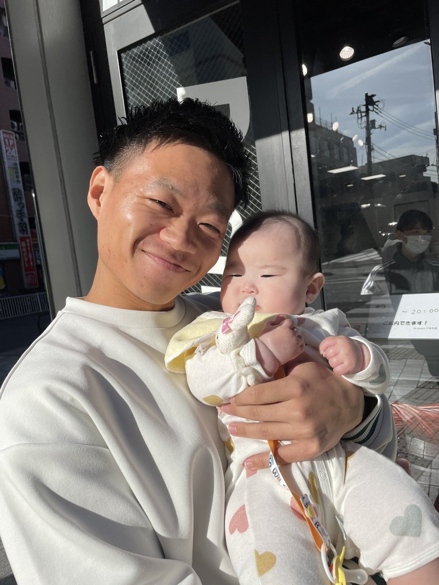 aripei124's tweet photo. やっと会いに行けた！！✨
娘👶🏻連れて六本木店へご挨拶！
お茶の水店でたくさんお世話になった安田店長！！
抱っこもしてもらえてよかったね😊
お忙しいところありがとうございました🐰💕 https://t.co/wIU23CScJC