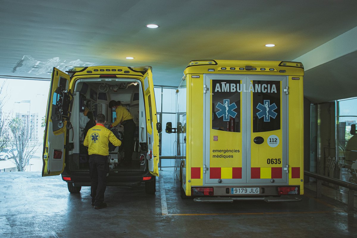 ➡️ El #SEM Pediàtric compta amb dues ambulàncies de suport vital avançat: una situada a l'hospital <a href="/vallhebron/">Vall d'Hebron</a> i l'altra a <a href="/SJDbarcelona_es/">Hospital Sant Joan de Déu Barcelona ES</a>.

Ambdues estan disponibles les 24 hores i 365 dies l'any 👉 bit.ly/3QWJ1je