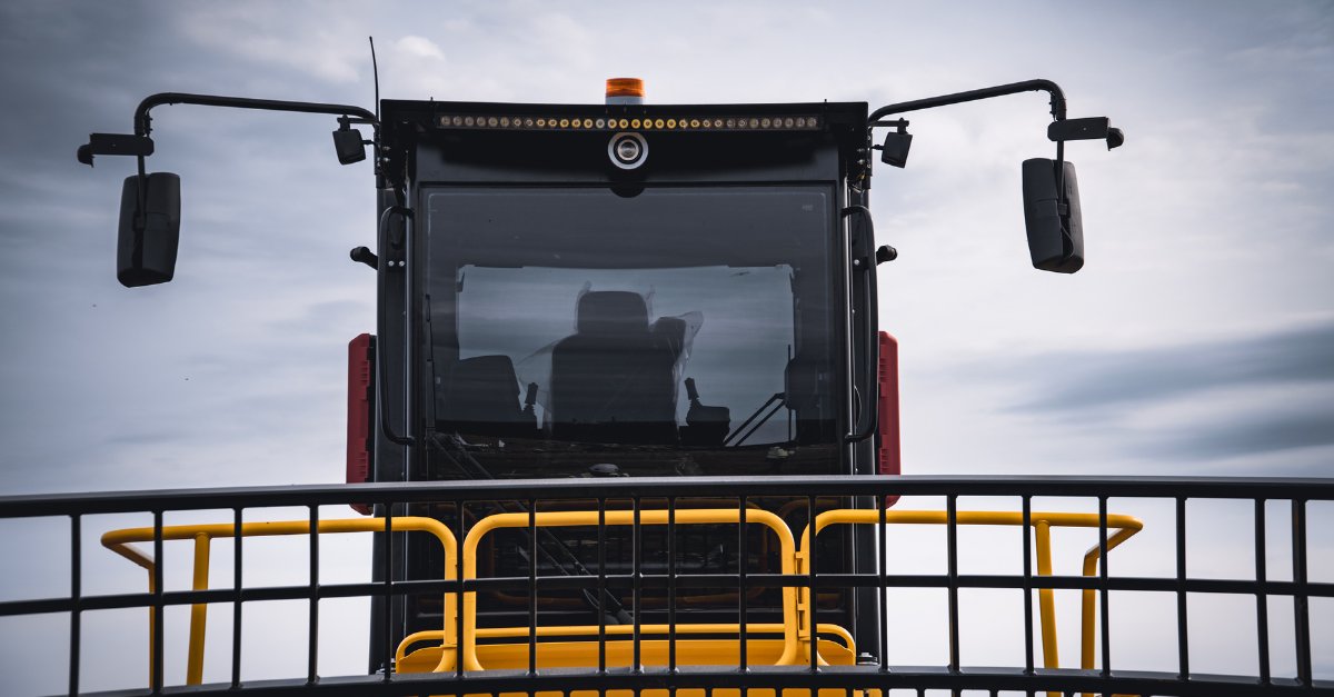 Landfills bring diverse climates from hot summers to freezing winters, posing unique worksite challenges. From #Finland, our engineers crafted the #TANA #landfill #compactor with thoughtful precision. Whether it's sweltering or freezing, the cab ensures a superb atmosphere!