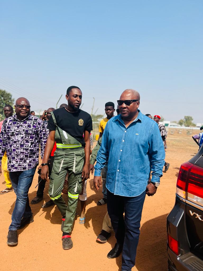 tkay_991's tweet photo. Only Dynamic Leaders carry Generational Mentality and your Service to Humanity communicates ALL. I specially celebrate you to Decree a Permanent Divine covering over your Destiny..@JDMahama
Blessed Earthday Sir..🎂 https://t.co/61OLL5buTh