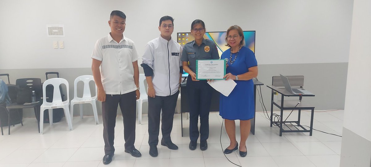 ps3_ireport's tweet photo. Eastern Police District
Mandaluyong CPS

Community Awareness Drive re ELCAC

On November 29, 2023 (Wednesay) at about 11:00AM, Mandaluyong City Police Station Station Community Affairs and Development Section led by PCpl Edylyn T Daquioag under the supervision of PCPT JURANA https://t.co/dn3ZgDOURB