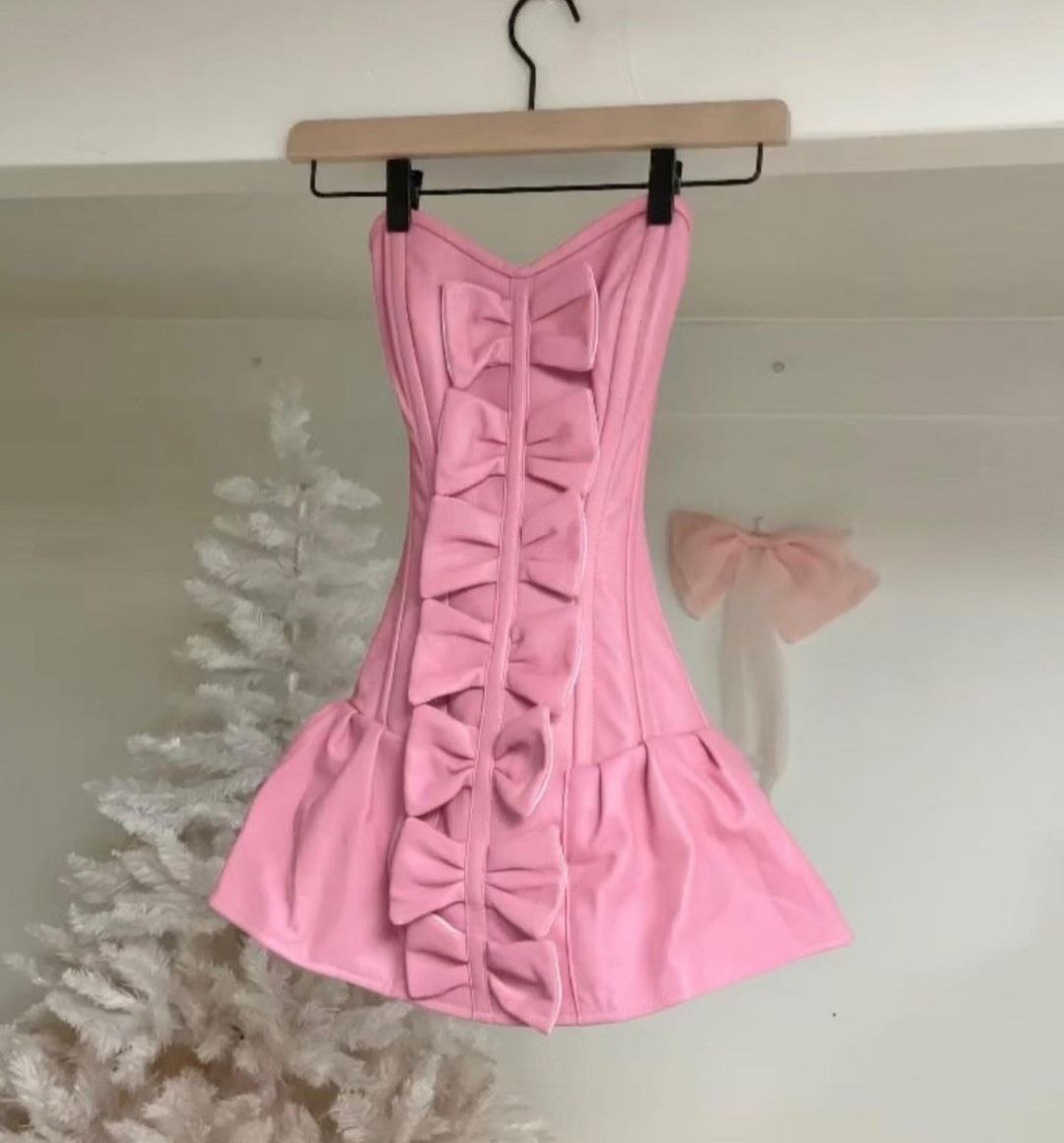 corsettery's tweet photo. How cute!!! Pink leather #Barbie dress #corset https://t.co/MWyR7120q5 https://t.co/6PNGGWWR0D