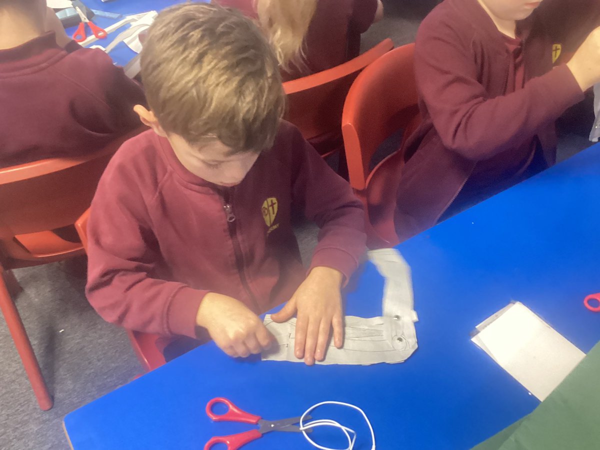 PDA_Y3's tweet image. In #pdascience we have been looking the human body and the role of muscles. We looked at different muscles in our body and even made our own muscle.