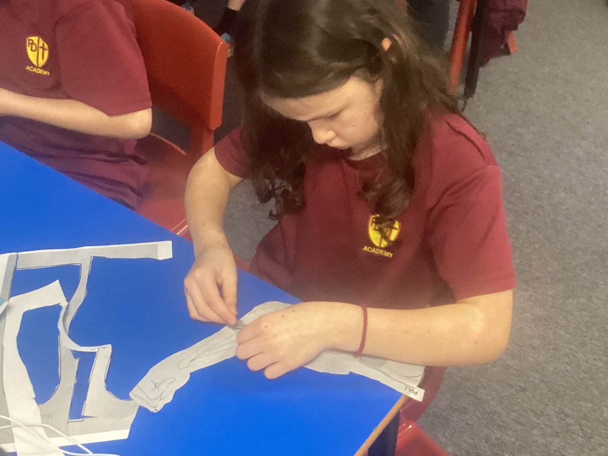 PDA_Y3's tweet image. In #pdascience we have been looking the human body and the role of muscles. We looked at different muscles in our body and even made our own muscle.