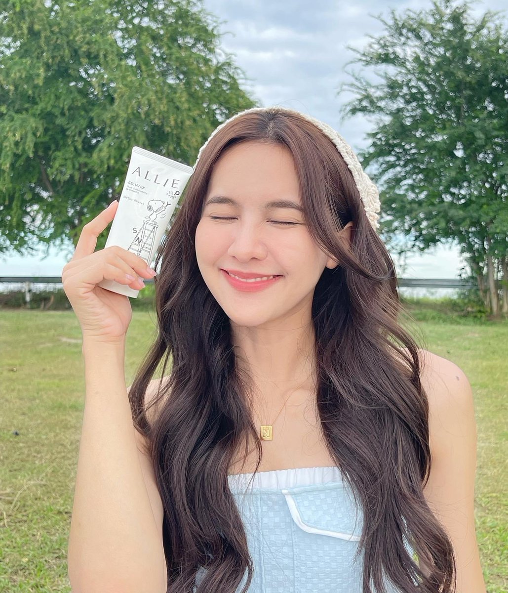 mlsqltd's tweet photo. ALLIE มาพร้อมกับความคิวท์อีกแล้วว 💙💙
กันแดดที่ต้องมี เคยรีวิวแล้ว ก็ยังอยากรีวิวอีก จะรีวิวจนกว่าจะซื้อ 555555

#ALLIExNamneung #ALLIE #ALLIEThailand #เจลกันแดด #Sunscreen #beachfriendly #NamneungmilinD #BlushOn https://t.co/ZnSkacZ3Qu
