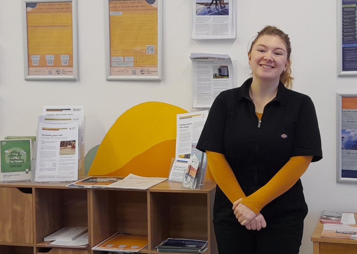 SwanseaCouncil's tweet photo. A popular service has returned to Swansea city centre to help local householders through the #CostOfLiving crisis. https://t.co/3fzd08lElB @EnvCentre #climatechange #climateaction #energymanagement #swanseaprojectzero #netzero2030 #netzero2050 https://t.co/ZA3WjaqjJC