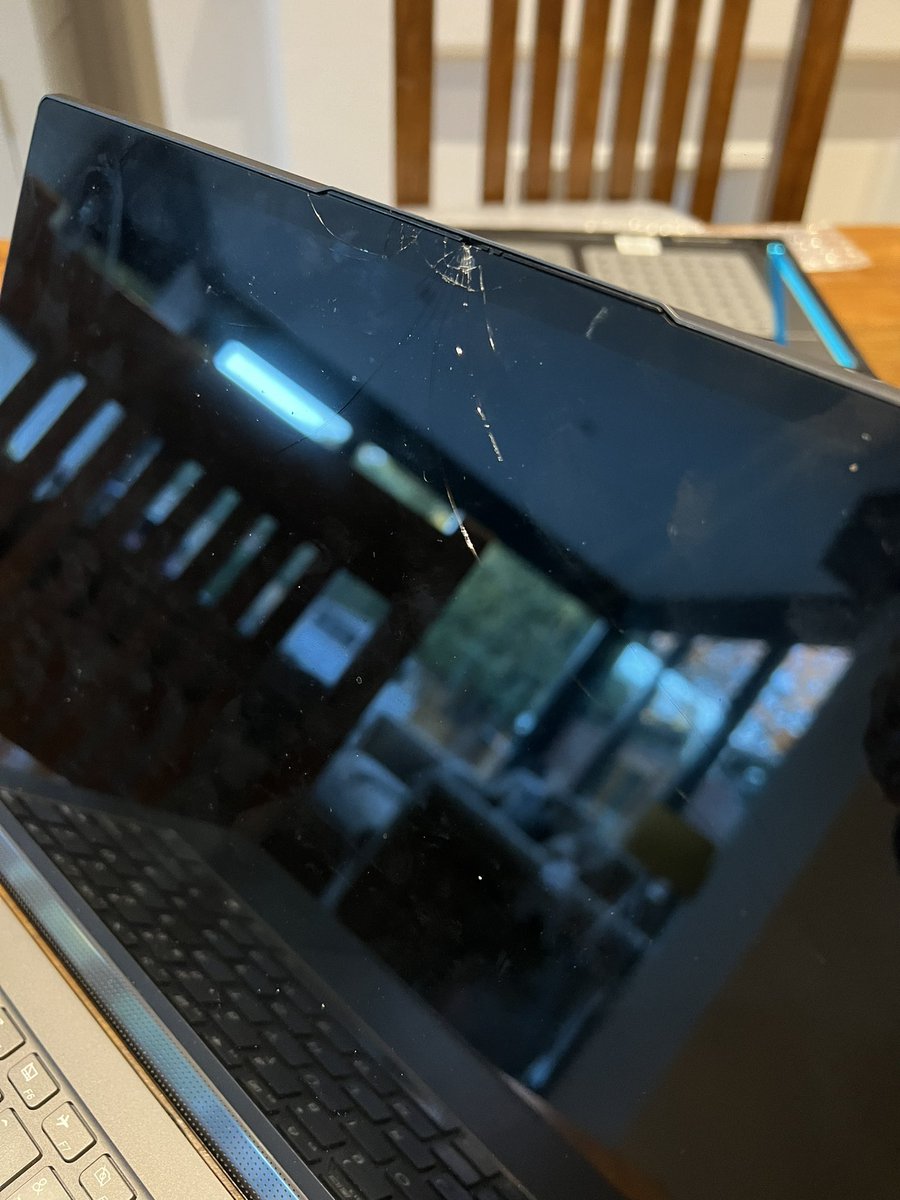 ServiceJunky's tweet photo. @Lenovo awful service from your so called premium care…failed to fix hardware problem and in the process damaged screen and cover they say you can’t speak to someone to complain .. 2 visits by on site engineer.. several failed attempts to fix in line including full factory reset https://t.co/MV82EQ6TYm