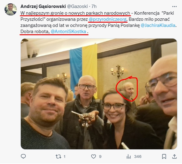 marekmarian's tweet photo. W lesie po 🪚 gawruje 🐻
Ty w okresie ochronnym (złożyłeś wniosek o strefę) idziesz tam po foty pustej gawry pod forsowanie PN via 'płoszenie🐻przez 🪚'
I 🐻 stamtąd przeganiasz
A w nagrodę jako ⭐️ #AntyLP trafiasz na bogate salony 'przyszłości ochr. przyrody'
Ten kraj to Polska. https://t.co/aL2Ofjbl1a