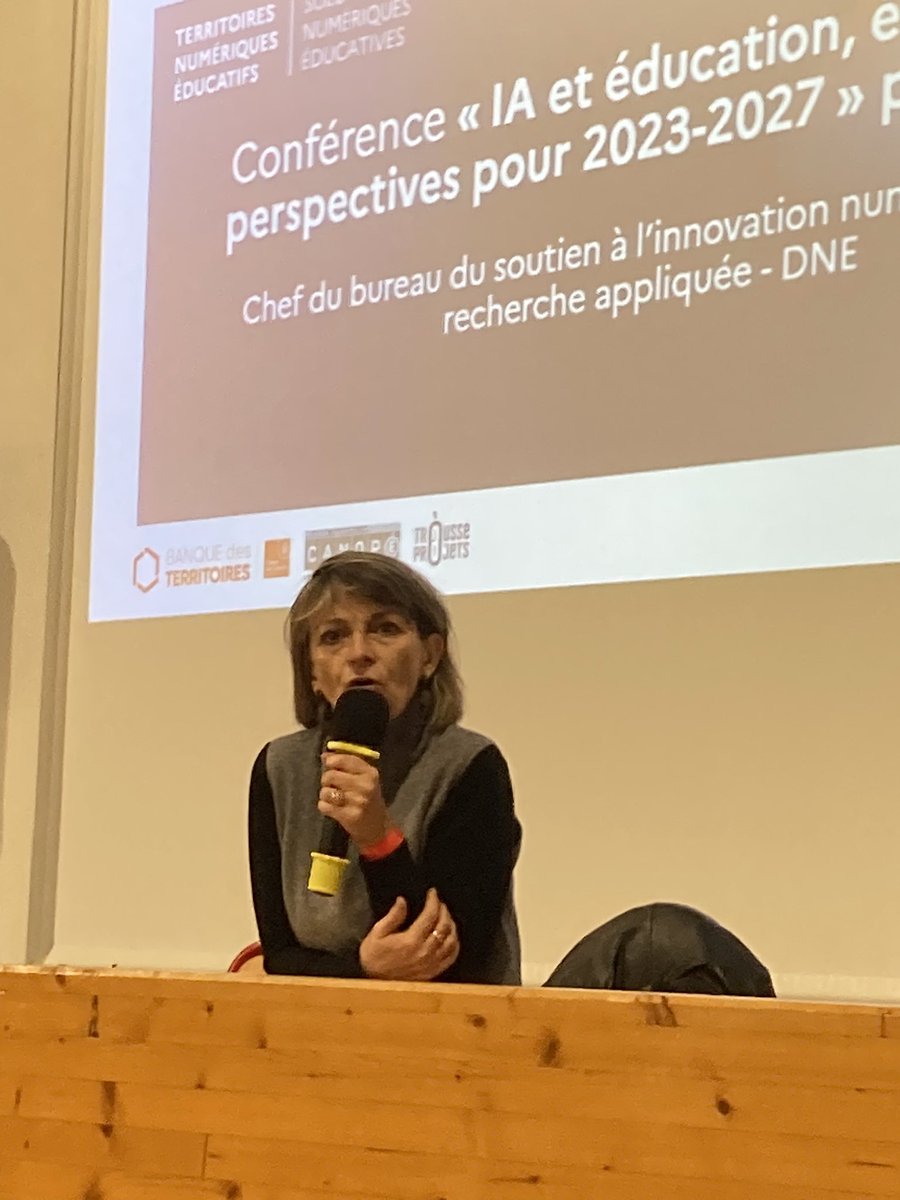 DSDEN_Aisne's tweet photo. #seminaire+TNE02 ouverture par Catherine Albaric Delpech IADASEN, @ChristopheROMEU et Julien Dochez @reseau_canope en présence de @DRANEHDF . Les élèves réussissent grâce au TNE pour autant qu’il y ait une évolution des pratiques pédagogiques en classe. https://t.co/fjy8SVFwaF