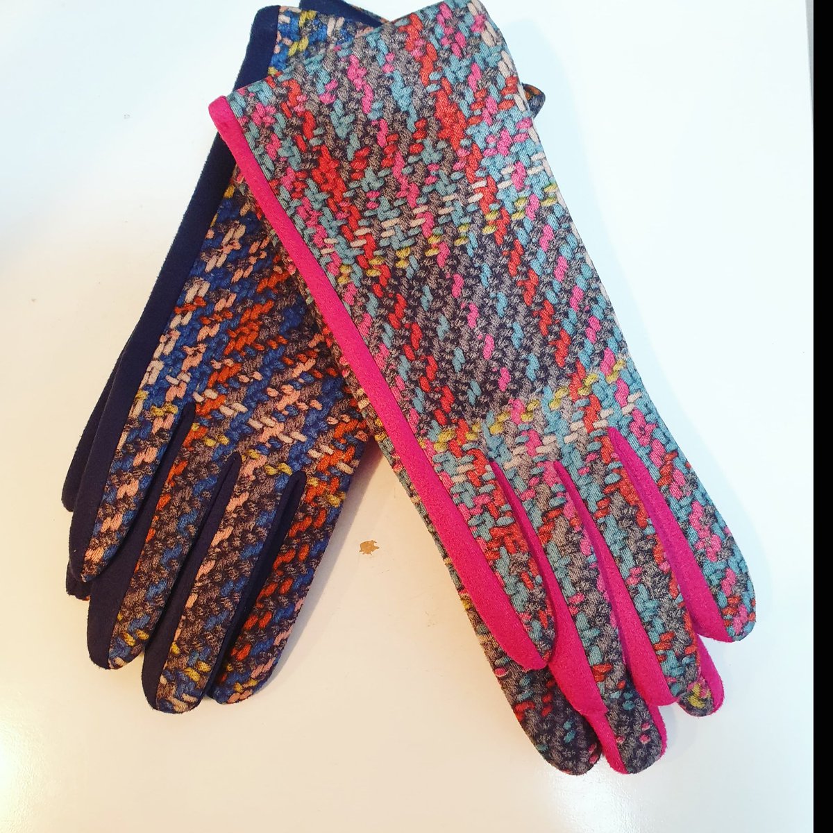 🍄🍂Guantes súper calentitos 🍂🍄#guantes #guantesmolones #complementos #regalitos #outfittoday #modacasual #nuevacoleccion #Viladecans #baixllobregat #comerçdepoble #comerçdeproximitat #pilarttienda