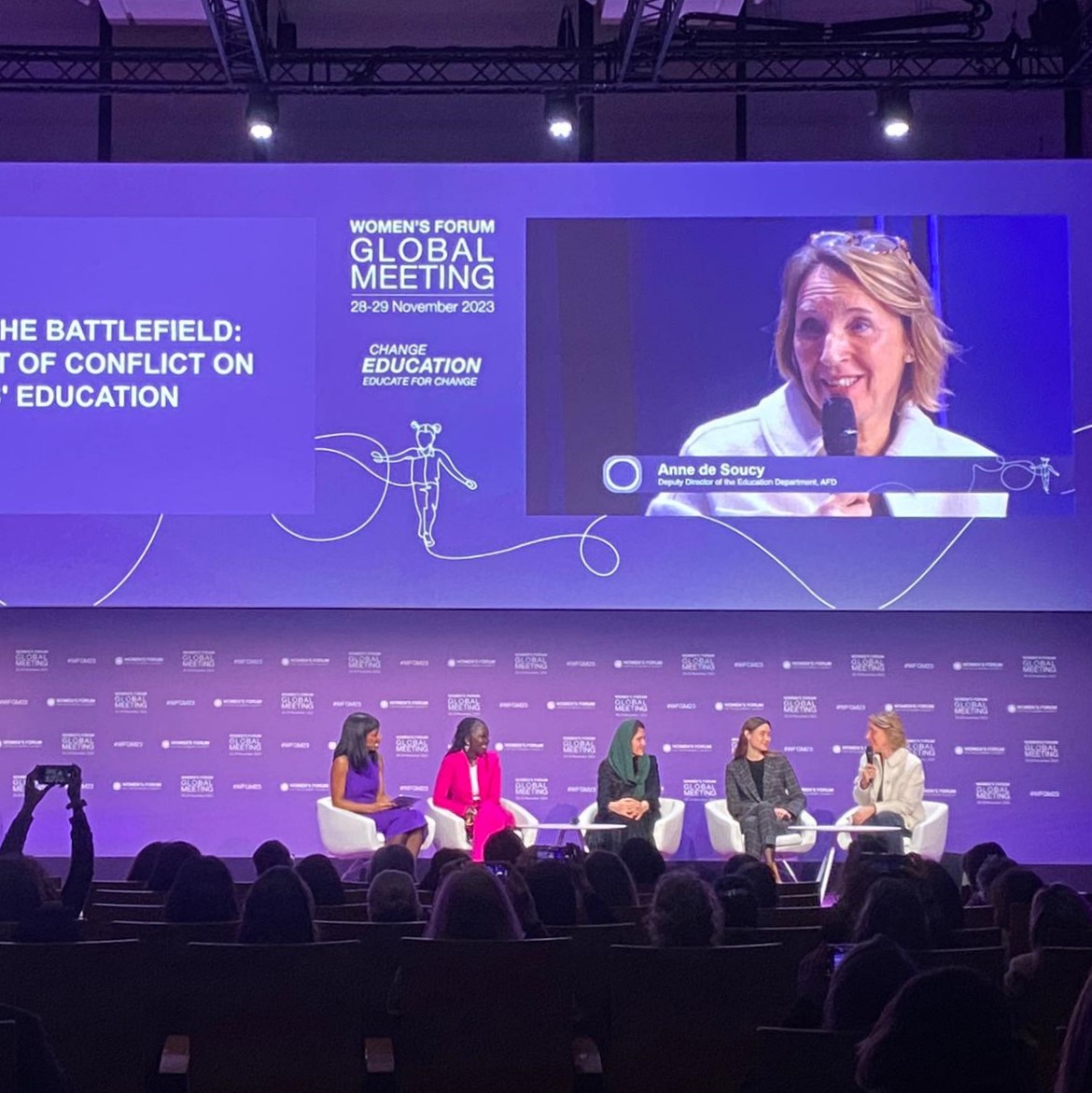💬#WomensForum | 'Education is one of the strongest vectors to prevent and to resolve crisis and conflicts'

At the @Womens_Forum, @AnnedeSoucy1 explained our action to ensure education for girls in conflict zones, notably through the #MinkaFund.